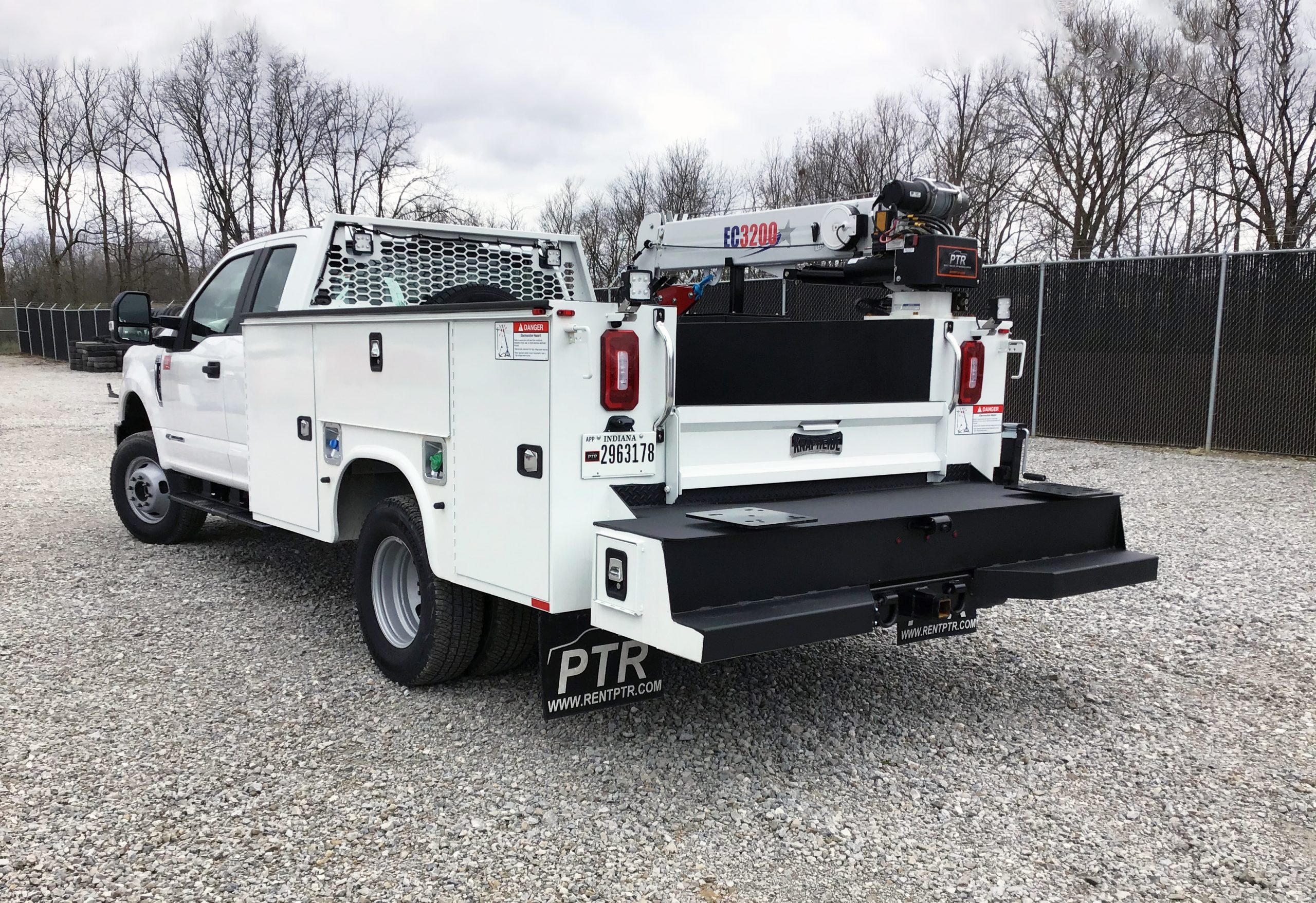 toy service truck with crane