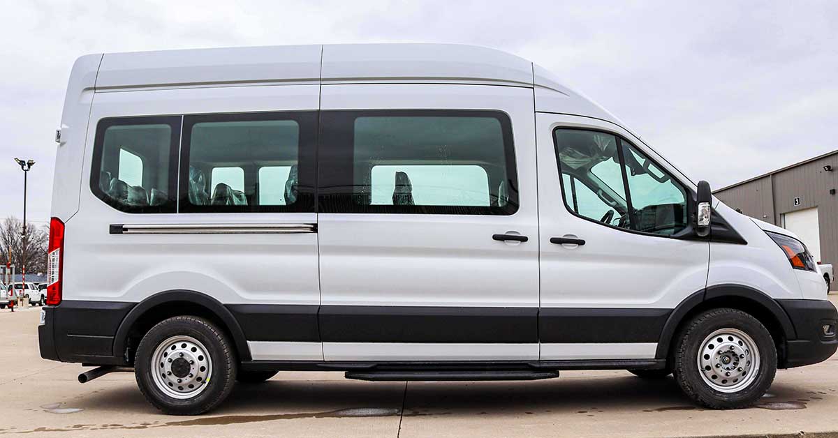 3 Different Uses for 15-Passenger AWD Vans | PTR